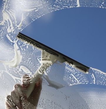 Window cleaning in Ringwood by Andy Painting Service Contractor